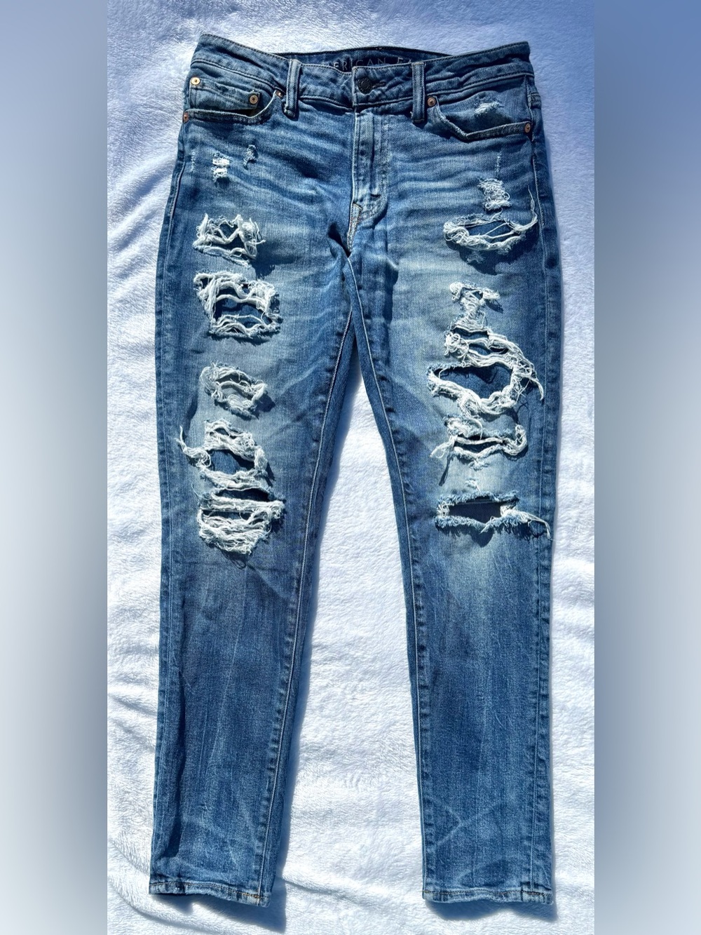 American Eagle Distressed Blue Women's Ripped Skinny Jeans Size 30/32